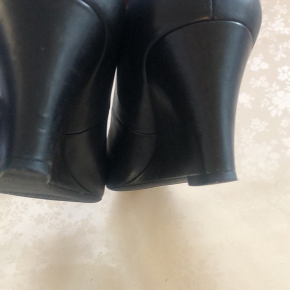 Tory Burch Chelsea Logo Medallion Wedge Size 9 - Picture 8 of 13